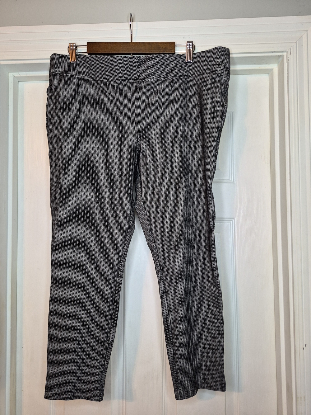 LOFT Black White Chevron Pull-On Ankle Pants Xl